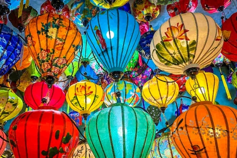 Hoi An : Fabrication de lanternes avec la population locale dans la vieille ville de Hoi An