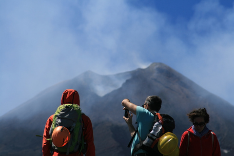 Catânia: descubra o Etna com um aventureiroCatânia: caminhada guiada pelo Monte Etna com vistas panorâmicas