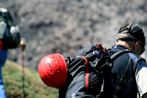 Catânia: descubra o Etna com um aventureiroCatânia: caminhada guiada pelo Monte Etna com vistas panorâmicas