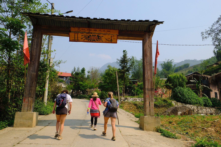 Desde Hanoi: 2 días por Fansipan y el valle de Muong Hoa en Sa PaOpción Estándar