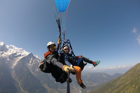 Chamonix: Tandem Paragliding FlugTandem-Gleitschirmflug von Plan Praz