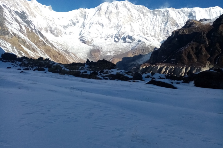Pokhara: Excursión de 9 días al Campo Base del AnnapurnaOpción Estándar