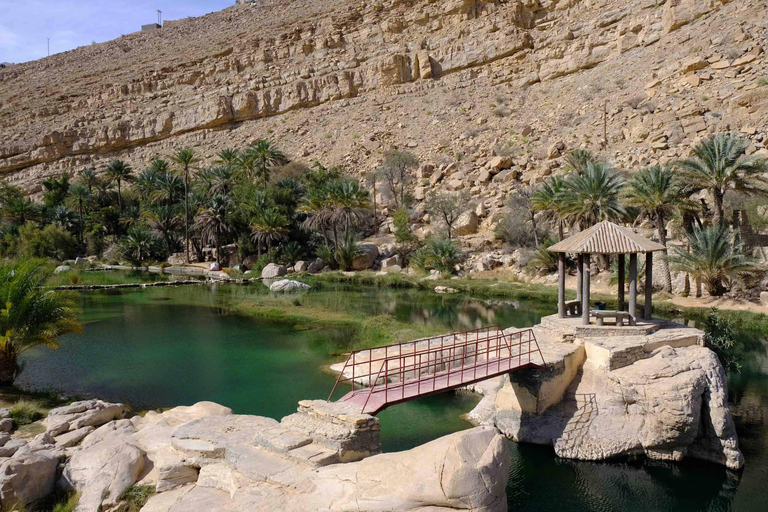 From Muscat: 2-Day Wadi Bani Khalid & Wahiba Sands Tour