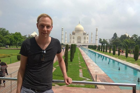 Vanuit Delhi: Private Sunrise Taj Mahal TourTour met alleen auto en gids