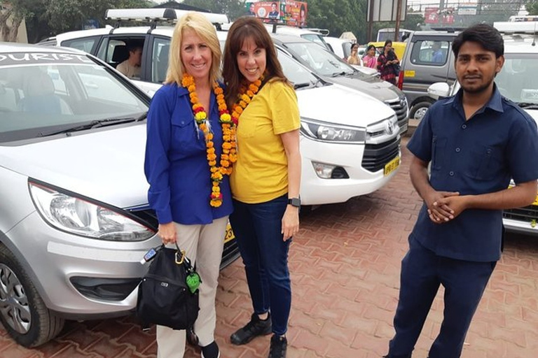 Vanuit Delhi: Private Sunrise Taj Mahal TourTour met alleen auto en gids