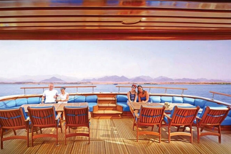 Piraten Premier Segelboot Hurghada mit Insel