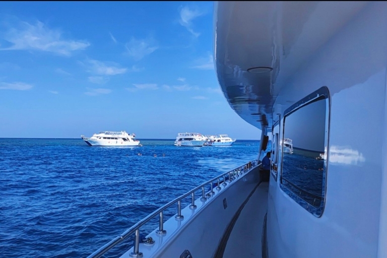 Ras Mohammed and white island with snorkelling Cruise