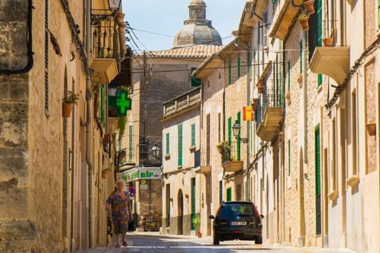 Mallorca: tour sin conductor de molinos de viento, pueblos y leyendasTour sin conductor de molinos de viento, pueblos y leyendas en inglés