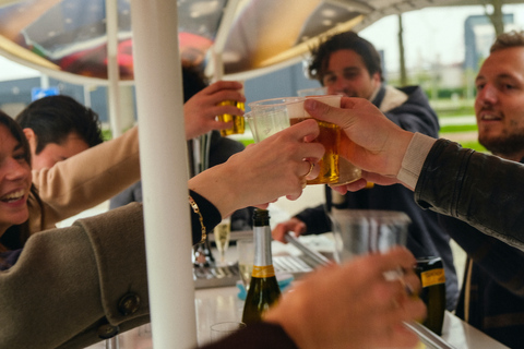 Amsterdam: Dutch Beer Bike Blast Tour met bar aan boordNederlandse bierfietstocht - privétour