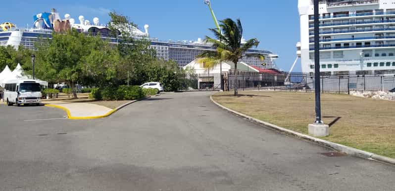 Jamaica's Dunn's River Falls & River Tubing Tour