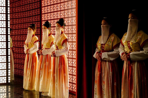 Jinan: Immersive Palace Banquet with Show VIP Seats for Dinner (Makeup & Costume Not Included)