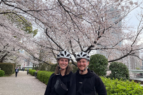 Tokyo: Private Cycling Tour with cute E-bike