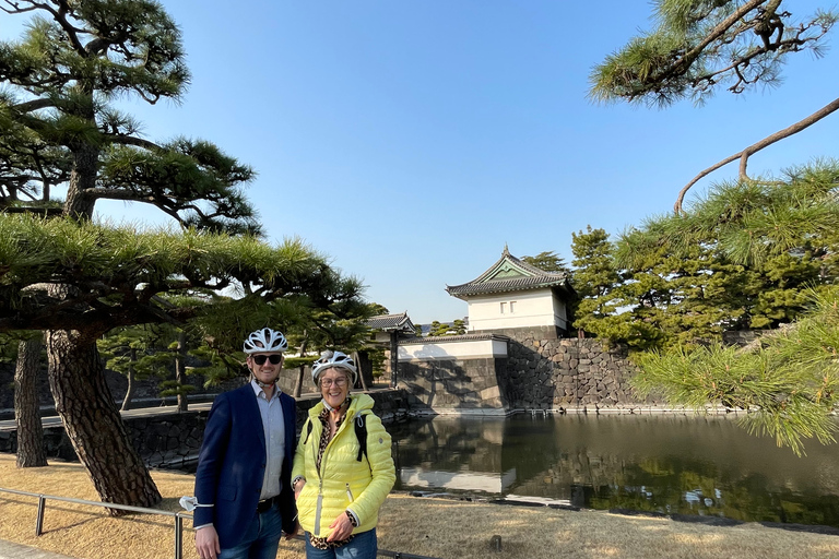 Tokyo: Private Cycling Tour with cute E-bike