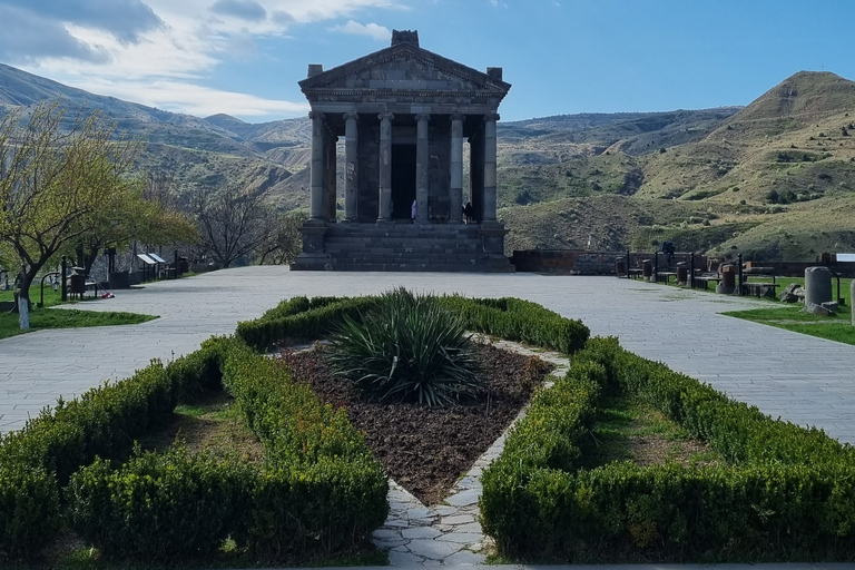 Temple de Garni, Monastère de GeghardVisite privée