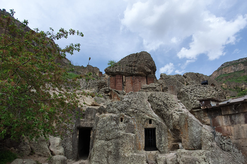 Temple de Garni, Monastère de GeghardVisite privée