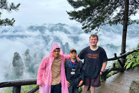Private Tour Guide Service with Commentary in Zhangjiajie Private Guide (Spanish) – Per Day