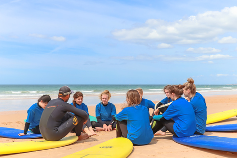 Vilamoura : leçon de surf de 2 heures à la plage de FalésiaVilamoura ; 2 heures de cours de surf sur la plage de Falésia