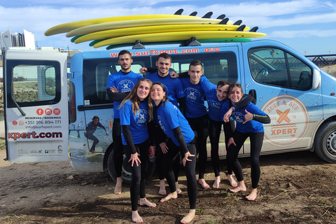 Vilamoura: lezione di surf di 2 ore alla spiaggia di FalésiaVilamoura; 2 ore di lezione di surf nella spiaggia di Falésia