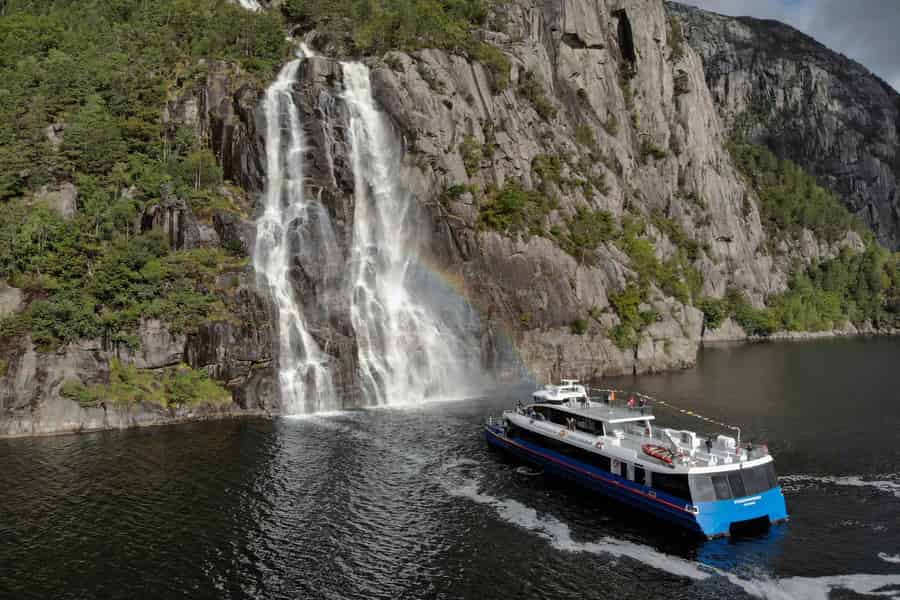 Stavanger: Fjord-Szenekreuzfahrt zum Lysefjord und Preikestolen. Foto: GetYourGuide