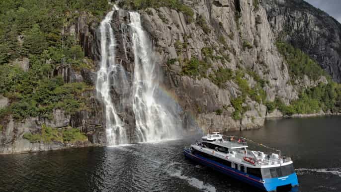 Stavanger: Scenic Fjord Cruise to Lysefjord and Preikestolen