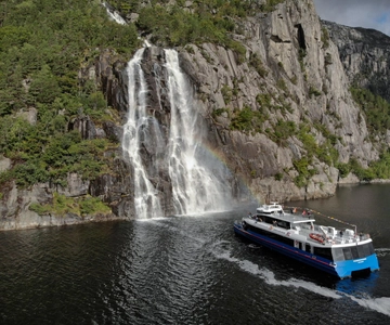 Stavanger: Scenic Fjord Cruise to Lysefjord and Preikestolen