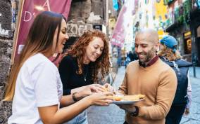 Naples: Discover Tasty Street Food with a Local Guide