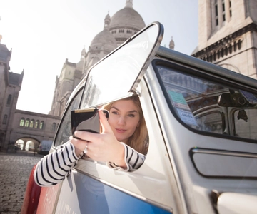Classic, Romantic Paris: 3-Hour Vintage 2CV Tour