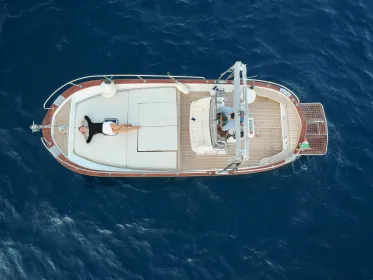 Amalfiküste: Private Bootsfahrt mit Prosecco und Schnorcheln