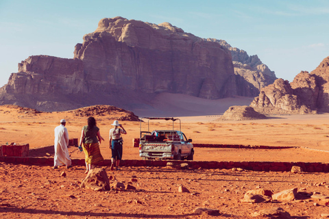 Depuis Amman: excursion d'une journée à Petra et au Wadi Rum avec prise en charge à l'hôtel