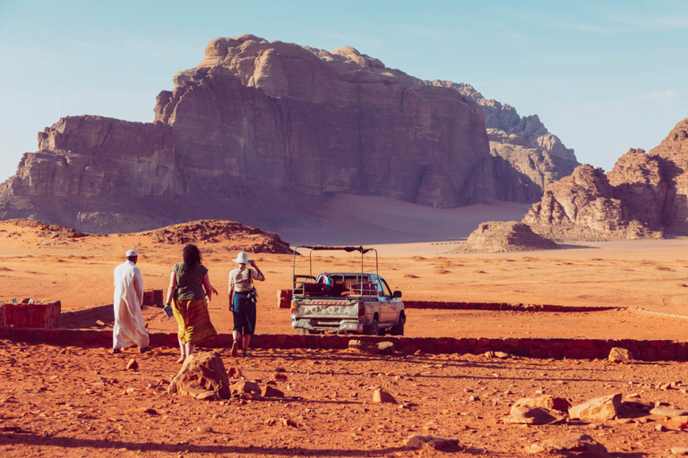 Depuis Amman: excursion d'une journée à Petra et au Wadi Rum avec prise en charge à l'hôtel