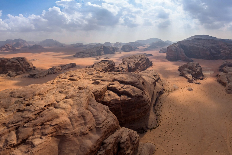 Depuis Amman: excursion d'une journée à Petra et au Wadi Rum avec prise en charge à l'hôtel