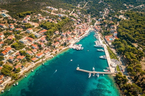 Ze Splitu: półdniowa wycieczka łodzią po Błękitnej Lagunie i 3 wyspyPrywatna półdniowa wycieczka ze Splitu
