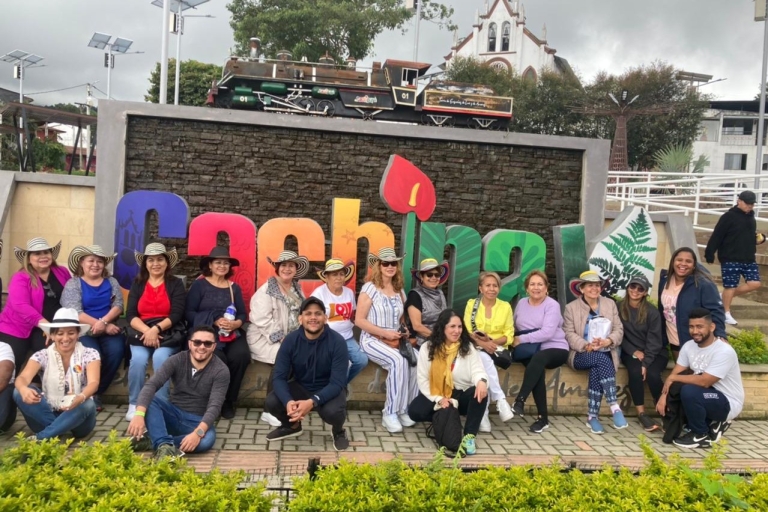 Bogota: kolumbijska wycieczka po kawie z farmąWyjazd z La Candelarii