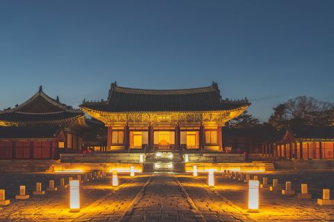 Seúl: Visita guiada nocturna gastronómica por palacios, templos y mercados