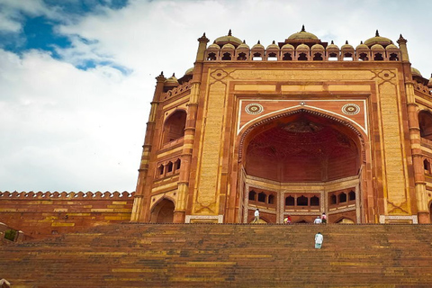 From Agra: Fatehpur Sikri and Market Private Half-Day Tour