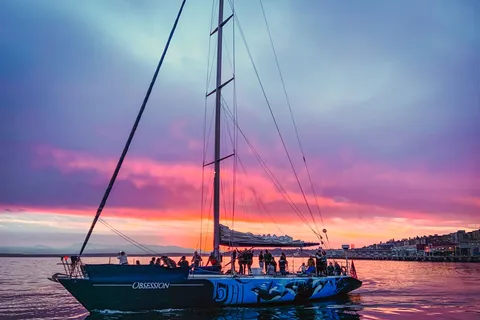 Seattle: Sunset Sailing Cruise