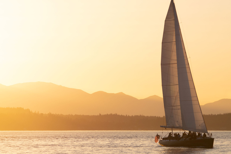 Seattle: Downtown Scenic Sunset Sailing Cruise BYOB