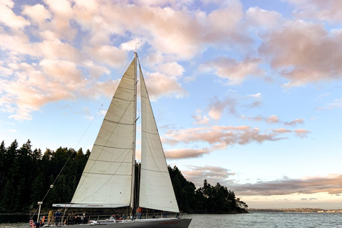 Seattle: Downtown Scenic Sunset Sailing Cruise BYOB