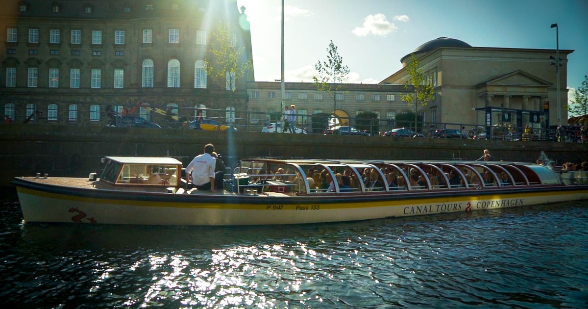 copenhagen canal tour hours