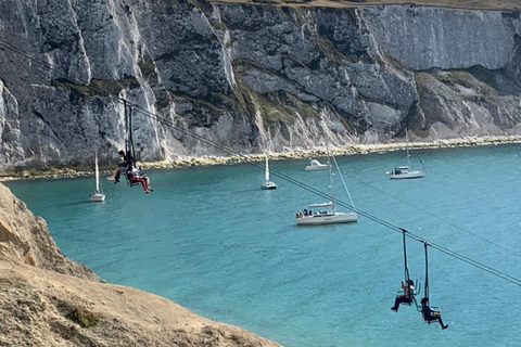 From Portsmouth: Isle of Wight Day Tour by Bus and Ferry