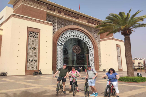 Marrakech: Tour de bicicleta com um guia localPasseio pela Manhã