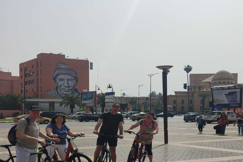 Marrakech: Tour de bicicleta com um guia localPasseio pela Manhã