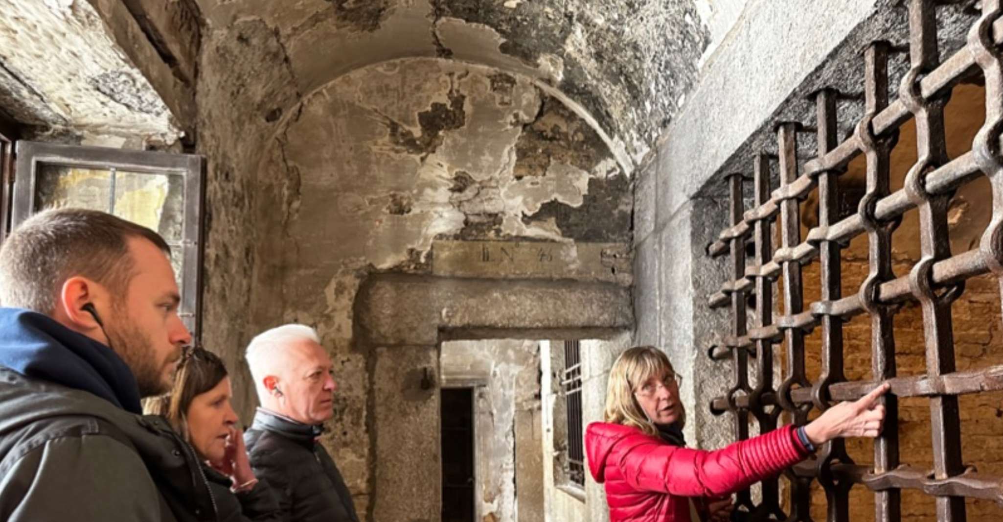 Venice, Doge's Palace and St Mark's Tour with Gondola Ride - Hizvo