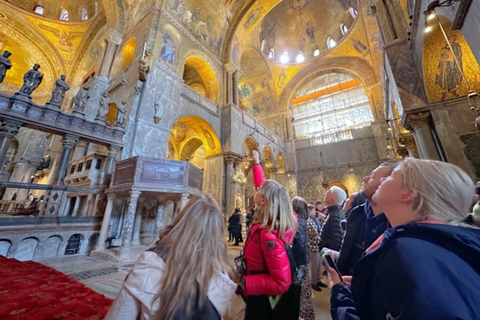 Venedig: Dogepalatset och Markusplatsen med gondolturVenedig: Dogepalatset och Markuskyrkan med gondoltur