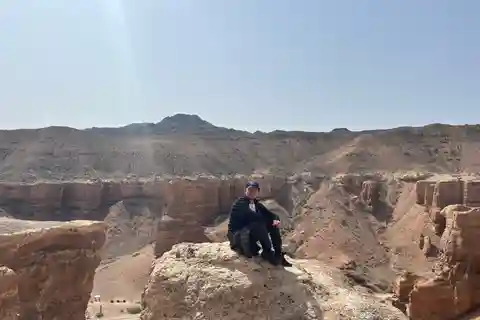 Von Almaty aus: Charyn Canyon Ganztägige geführte Tour mit Wanderung