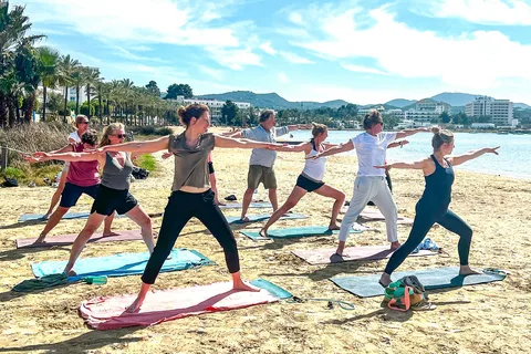 Découvrez le Beach Yoga à San Antonio Ibiza
