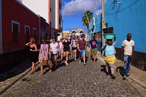 Spaziergang durch Santa Maria Lokale Märkte und StraßenkunstGemeinsame Gruppe