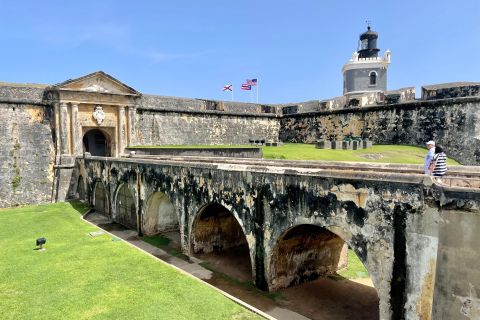 San Juan: El Morro Fort Entry Ticket & Old Town Walking Tour