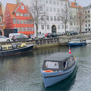 Copenhagen: Guided Canal Tour by Electric Boat