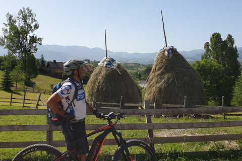 De Brasov : Parc national de Piatra Craiului en Ebike